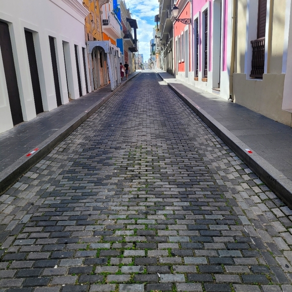 Meet your Posher - Picture 6 of 6